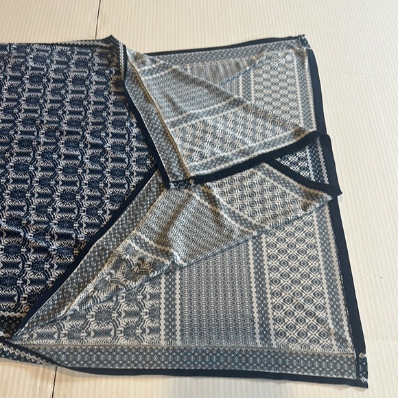 Max Studio Sleeveless Blue Patterned Maxi Dress w curved neckline slits bottom - Picture 4 of 10